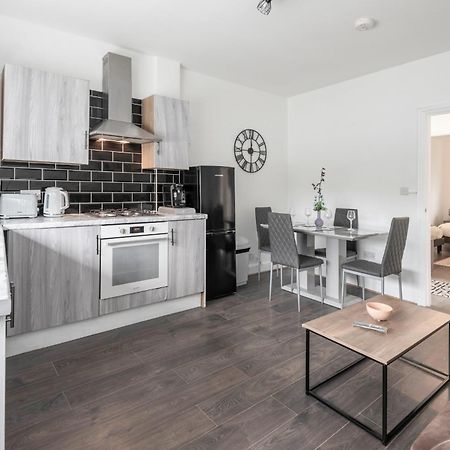 Modern Family Home W/Wi-Fi, Netflix, Self Check-In لندن المظهر الخارجي الصورة
