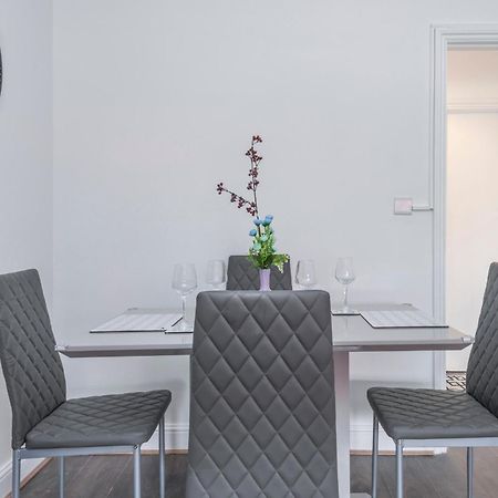 Modern Family Home W/Wi-Fi, Netflix, Self Check-In لندن المظهر الخارجي الصورة