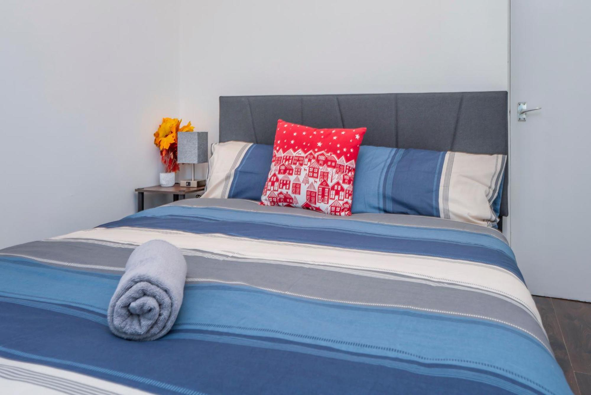 Modern Family Home W/Wi-Fi, Netflix, Self Check-In لندن المظهر الخارجي الصورة